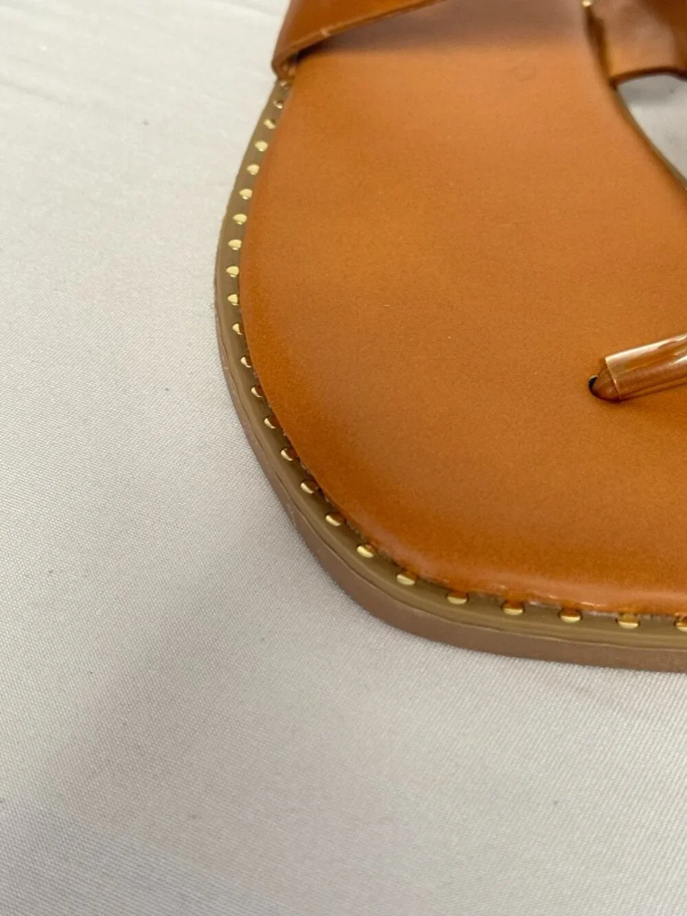NEW 10 Nicole Miller New York Korey Cognac Studded Thong Sandals Gold Hardware